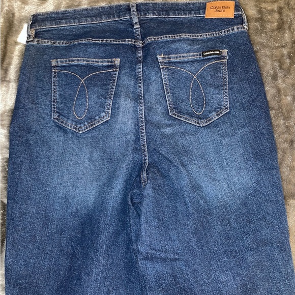 NWT Calvin Klein High Rise Straight Distressed Jeans Size 16, 18, 20 - Picture 6 of 8